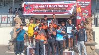 KEPALA Bidang Pemuda dan Olahraga Disdikpora Kota Denpasar, I Wayan Eka Apriana, foto bersama atlet Denpasar yang meraih juara 1 pada O2SN jenjang Dikdas tingkat Provinsi Bali 2026. Foto: ist KEPALA Bidang Pemuda dan Olahraga Disdikpora Kota Denpasar, I Wayan Eka Apriana, foto bersama atlet Denpasar yang meraih juara 1 pada O2SN jenjang Dikdas tingkat Provinsi Bali 2026. Foto: ist