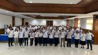 KADISDIKPORA Kota Denpasar, Anak Agung Gede Wiratama, foto bersama usai membuka Workshop Kurikulum dan Penguatan Kurikulum SMP Kota Denpasar tahun 2026 yang digelar Persatuan Sekolah Swasta Kota Denpasar (Perswada) pada Rabu (1/7/2026). Foto: ist KADISDIKPORA Kota Denpasar, Anak Agung Gede Wiratama, foto bersama usai membuka Workshop Kurikulum dan Penguatan Kurikulum SMP Kota Denpasar tahun 2026 yang digelar Persatuan Sekolah Swasta Kota Denpasar (Perswada) pada Rabu (1/7/2026). Foto: ist