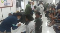 SEBANYAK 35 penumpang KMP Putri Yasmin yang mengalami kebakaran saat berlayar dari Padangbai menuju Lembar, Lombok Barat, berhasil dievakuasi dan tiba kembali di Pelabuhan Padangbai, Karangasem, Rabu (12/8/2026). Foto: ist SEBANYAK 35 penumpang KMP Putri Yasmin yang mengalami kebakaran saat berlayar dari Padangbai menuju Lembar, Lombok Barat, berhasil dievakuasi dan tiba kembali di Pelabuhan Padangbai, Karangasem, Rabu (12/8/2026). Foto: ist