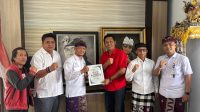 BAWASLU Bali foto bersama usai Simakrama Bersama Partai Politik (Simbar) yang digelar Bawaslu Kabupaten Badung di DPC PDIP Badung, Rabu (12/8/2026). Foto: ist BAWASLU Bali foto bersama usai Simakrama Bersama Partai Politik (Simbar) yang digelar Bawaslu Kabupaten Badung di DPC PDIP Badung, Rabu (12/8/2026). Foto: ist