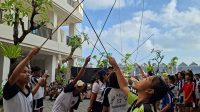 SEMANGAT memperingati Hari Ulang Tahun (HUT) ke-81 Kemerdekaan Republik Indonesia mewarnai lingkungan SMPN 17 Denpasar. Berbagai perlombaan bertajuk “Semarak Lomba 17 Agustus” digelar selama tiga hari, 12–14 Agustus 2026, dengan melibatkan para siswa. Foto: ist SEMANGAT memperingati Hari Ulang Tahun (HUT) ke-81 Kemerdekaan Republik Indonesia mewarnai lingkungan SMPN 17 Denpasar. Berbagai perlombaan bertajuk “Semarak Lomba 17 Agustus” digelar selama tiga hari, 12–14 Agustus 2026, dengan melibatkan para siswa. Foto: ist