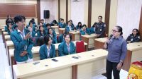KETUT Ariyani (kanan) saat berdiskusi dengan peserta Taksu Volume II di SMA (SLUA) Saraswati 1 Denpasar, Senin (3/8/2026). Foto: ist KETUT Ariyani (kanan) saat berdiskusi dengan peserta Taksu Volume II di SMA (SLUA) Saraswati 1 Denpasar, Senin (3/8/2026). Foto: ist