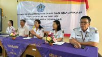KABID Pembinaan Ketenagaan Disdikpora Kota Denpasar, Ida Ayu Putu Mirah Ulantari, saat membuka Workshop Peningkatan Kompetensi dan Kualifikasi bagi Guru PAUD se-Kota Denpasar dengan tema “Pendidikan Inklusi Jenjang PAUD Kota Denpasar” di SD Negeri 26 Dangin Puri, Rabu (19/8/2026). Foto: ist KABID Pembinaan Ketenagaan Disdikpora Kota Denpasar, Ida Ayu Putu Mirah Ulantari, saat membuka Workshop Peningkatan Kompetensi dan Kualifikasi bagi Guru PAUD se-Kota Denpasar dengan tema “Pendidikan Inklusi Jenjang PAUD Kota Denpasar” di SD Negeri 26 Dangin Puri, Rabu (19/8/2026). Foto: ist