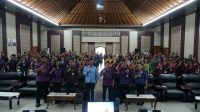 KABID Pembinaan SMP Disdikpora Kota Denpasar, Ida Bagus Suryadana, foto bersama usai membuka Sosialisasi Perencanaan Berbasis Data tingkat SMP Kota Denpasar tahun 2026 yang digelar di Aula Balai Penjaminan Mutu Pendidikan (BPMP) Provinsi Bali, Selasa (4/8/2026). Foto: ist KABID Pembinaan SMP Disdikpora Kota Denpasar, Ida Bagus Suryadana, foto bersama usai membuka Sosialisasi Perencanaan Berbasis Data tingkat SMP Kota Denpasar tahun 2026 yang digelar di Aula Balai Penjaminan Mutu Pendidikan (BPMP) Provinsi Bali, Selasa (4/8/2026). Foto: ist
