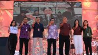 SEKDA Kota Denpasar, I Gusti Ngurah Eddy Mulya, bersama Anak Agung Gede Wiratama, dan I Gusti Agung Ayu Made Seniwati serta undangan foto bersama usai membuka gelaran Spentwo Festival 5.0 pada Jumat (28/8/2026). Foto: ist SEKDA Kota Denpasar, I Gusti Ngurah Eddy Mulya, bersama Anak Agung Gede Wiratama, dan I Gusti Agung Ayu Made Seniwati serta undangan foto bersama usai membuka gelaran Spentwo Festival 5.0 pada Jumat (28/8/2026). Foto: ist