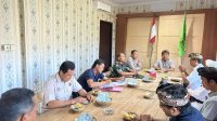 MUSYAWARAH Pimpinan Kecamatan (Muspika) Sukawati melaksanakan monitoring dan evaluasi (monev) tahapan Pemilihan Perbekel (Pilkel) Desa Kemenuh, Rabu (12/8/2026). Foto: ist MUSYAWARAH Pimpinan Kecamatan (Muspika) Sukawati melaksanakan monitoring dan evaluasi (monev) tahapan Pemilihan Perbekel (Pilkel) Desa Kemenuh, Rabu (12/8/2026). Foto: ist