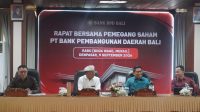 JAJARAN manajemen dan pemegang saham Bank BPD Bali saat menyelenggarakan rapat koordinasi bersama di Kantor Pusat Bank BPD Bali, Denpasar. Foto: ist JAJARAN manajemen dan pemegang saham Bank BPD Bali saat menyelenggarakan rapat koordinasi bersama di Kantor Pusat Bank BPD Bali, Denpasar. Foto: ist