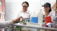 SMP PGRI 3 Denpasar memamerkan inovasi unggulannya yang bernama Koprefill (Koperasi Refill Ramah Lingkungan) saat verifikasi lapangan Lomba TP Posyandu Pengurangan Sampah Plastik (PSP) dan Pengelolaan Sampah Berbasis Sumber (PSBS) Provinsi Bali pada Rabu (23/9/2026). Foto: ist SMP PGRI 3 Denpasar memamerkan inovasi unggulannya yang bernama Koprefill (Koperasi Refill Ramah Lingkungan) saat verifikasi lapangan Lomba TP Posyandu Pengurangan Sampah Plastik (PSP) dan Pengelolaan Sampah Berbasis Sumber (PSBS) Provinsi Bali pada Rabu (23/9/2026). Foto: ist