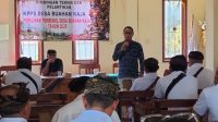 KETUA KPU Gianyar memberi pembekalan dan bimbingan teknis pemungutan serta penghitungan suara kepada KPPS Pilkel. Foto: ist KETUA KPU Gianyar memberi pembekalan dan bimbingan teknis pemungutan serta penghitungan suara kepada KPPS Pilkel. Foto: ist