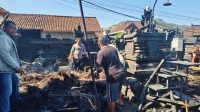 BANGUNAN pelinggih di Pura Paibon Alit Pasek Gelgel, Dusun Peninjauan, Desa Paksebali, Kecamatan Dawan, rusak parah pascakebakaran, Minggu (27/9/2026). Foto: ist BANGUNAN pelinggih di Pura Paibon Alit Pasek Gelgel, Dusun Peninjauan, Desa Paksebali, Kecamatan Dawan, rusak parah pascakebakaran, Minggu (27/9/2026). Foto: ist