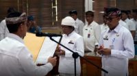 BUPATI Satria memimpin prosesi pelantikan Pj. Sekda Klungkung, I Gusti Agung Gede Putra Mahajaya di Ruang Rapat Praja Mandala, Senin (28/9/2026). Foto: ist BUPATI Satria memimpin prosesi pelantikan Pj. Sekda Klungkung, I Gusti Agung Gede Putra Mahajaya di Ruang Rapat Praja Mandala, Senin (28/9/2026). Foto: ist
