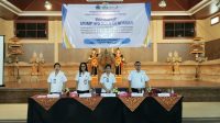 MGMP IPS Kota Denpasar menggelar workshop bertema “Implementasi Pembelajaran Mendalam dan Pengembangan Perangkat Ajar Selaras Kebijakan Kurikulum Nasional dalam Meningkatkan Kualitas Pembelajaran IPS dan Kompetensi Lulusan”. Kegiatan berlangsung pada Rabu–Kamis (9–10/9/2026) di Aula SMPN 2 Denpasar dan diikuti puluhan guru IPS se-Kota Denpasar. Foto: ist MGMP IPS Kota Denpasar menggelar workshop bertema “Implementasi Pembelajaran Mendalam dan Pengembangan Perangkat Ajar Selaras Kebijakan Kurikulum Nasional dalam Meningkatkan Kualitas Pembelajaran IPS dan Kompetensi Lulusan”. Kegiatan berlangsung pada Rabu–Kamis (9–10/9/2026) di Aula SMPN 2 Denpasar dan diikuti puluhan guru IPS se-Kota Denpasar. Foto: ist
