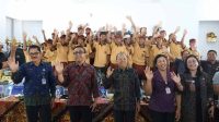 GUBERNUR Bali, Wayan Koster didampingi Wali Kota Denpasar, I Gusti Ngurah Jaya Negara saat mengunjungi SMPN 13 Denpasar, Jumat (18/9/2026). Foto: ist GUBERNUR Bali, Wayan Koster didampingi Wali Kota Denpasar, I Gusti Ngurah Jaya Negara saat mengunjungi SMPN 13 Denpasar, Jumat (18/9/2026). Foto: ist