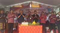 PUNCAK perayaan HUT ke-44 SMPN 7 Denpasar pada Jumat (9/10/2026) ditandai dengan pemotongan tumpeng oleh Kepala SMPN 7 Denpasar, I Wayan Sugianta, yang diserahkan kepada Kadisdikpora Kota Denpasar, Anak Agung Gede Wiratama. Foto: ist PUNCAK perayaan HUT ke-44 SMPN 7 Denpasar pada Jumat (9/10/2026) ditandai dengan pemotongan tumpeng oleh Kepala SMPN 7 Denpasar, I Wayan Sugianta, yang diserahkan kepada Kadisdikpora Kota Denpasar, Anak Agung Gede Wiratama. Foto: ist