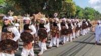 PROSESI peed saat nyenuk rangkaian Karya Agung di Pura Agung Manukaya Let, Desa Adat Manukaya Let, Desa Manukaya, Kecamatan Tampaksiring. Foto: adi PROSESI peed saat nyenuk rangkaian Karya Agung di Pura Agung Manukaya Let, Desa Adat Manukaya Let, Desa Manukaya, Kecamatan Tampaksiring. Foto: adi
