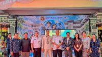 KADISDIKPORA Kota Denpasar, Anak Agung Gede Wiratama, foto bersama usaia membuka Gelar Karya Projek Kokurikuler yang dirangkaikan dengan Lomba Bulan Bahasa serta Grisda Bilingual Challenge pada Rabu (21/10/2026). Foto: ist KADISDIKPORA Kota Denpasar, Anak Agung Gede Wiratama, foto bersama usaia membuka Gelar Karya Projek Kokurikuler yang dirangkaikan dengan Lomba Bulan Bahasa serta Grisda Bilingual Challenge pada Rabu (21/10/2026). Foto: ist